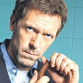 Hugh Laurie jako doktor House. I my ho tak známe z oblíbeného seriálu.